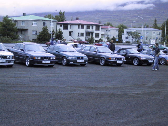 Bílaplanið við tjaldstæðið á Akureyri