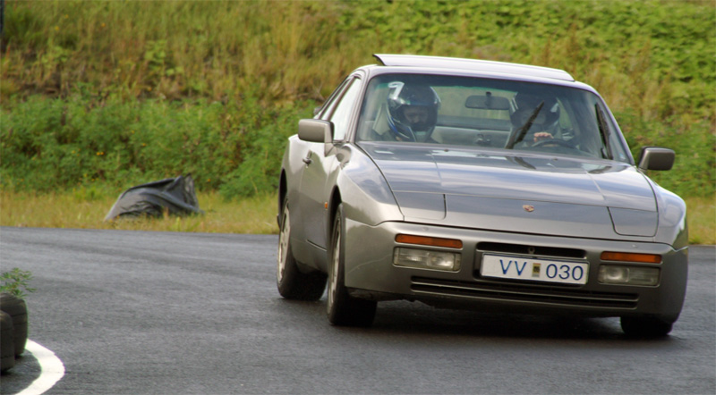 Porsche 944S2 1