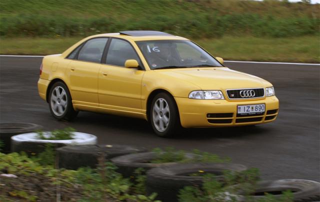 Audi RS4 1