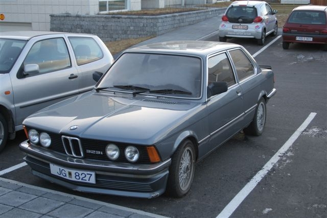 BMW323i